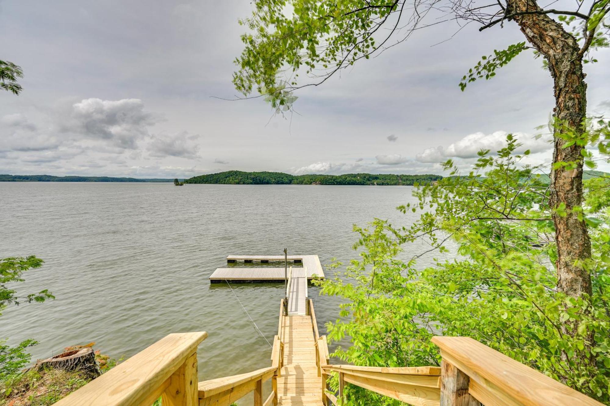 Fox Berry Hill - Lakefront With Dock, Launch & Hot Tub Waverly Eksteriør bilde