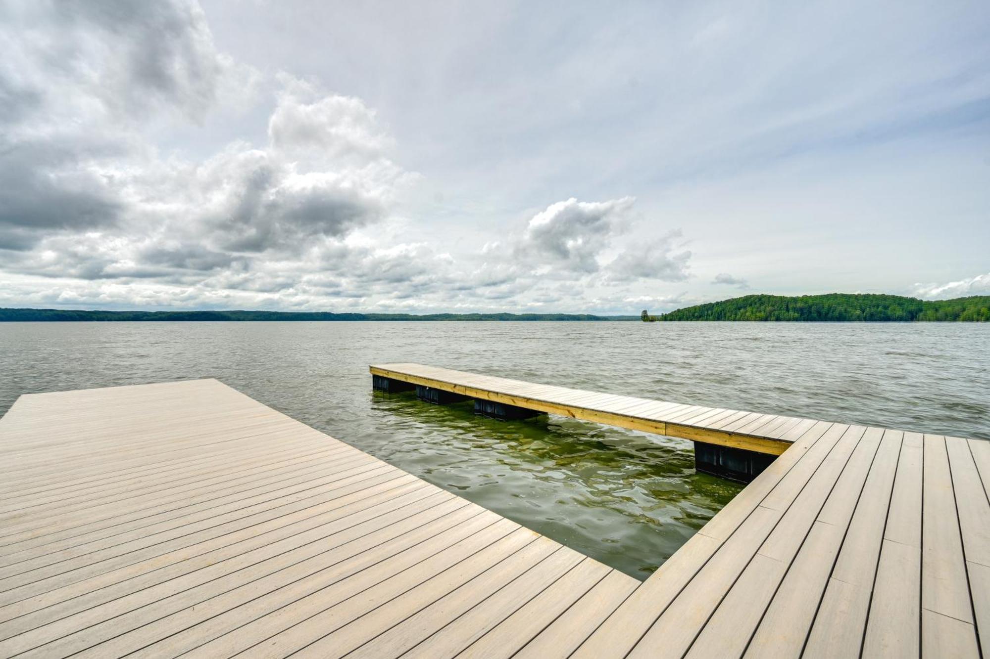 Fox Berry Hill - Lakefront With Dock, Launch & Hot Tub Waverly Eksteriør bilde