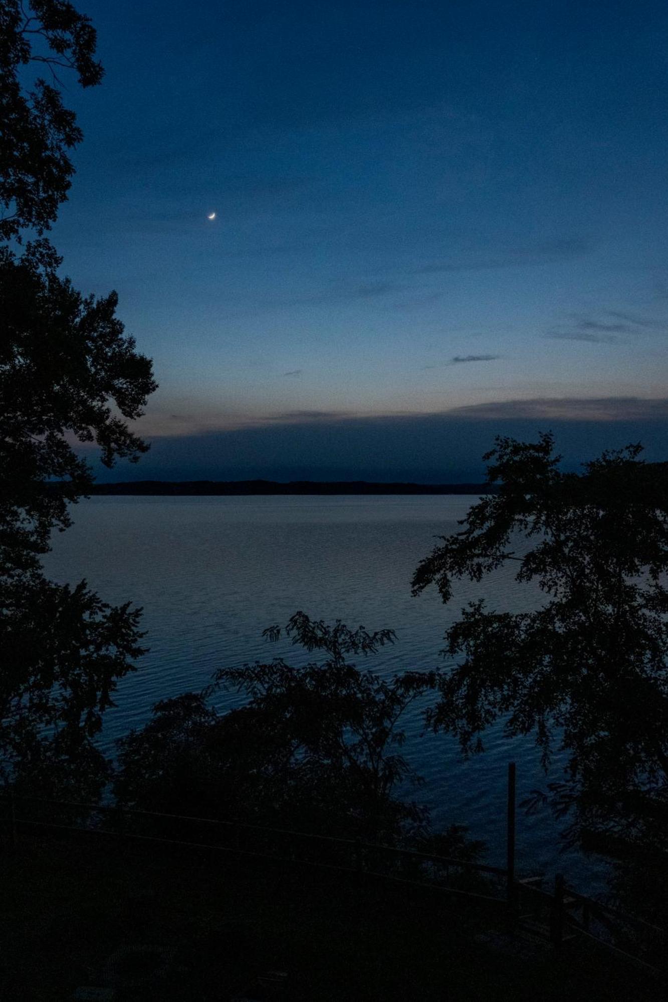 Fox Berry Hill - Lakefront With Dock, Launch & Hot Tub Waverly Eksteriør bilde