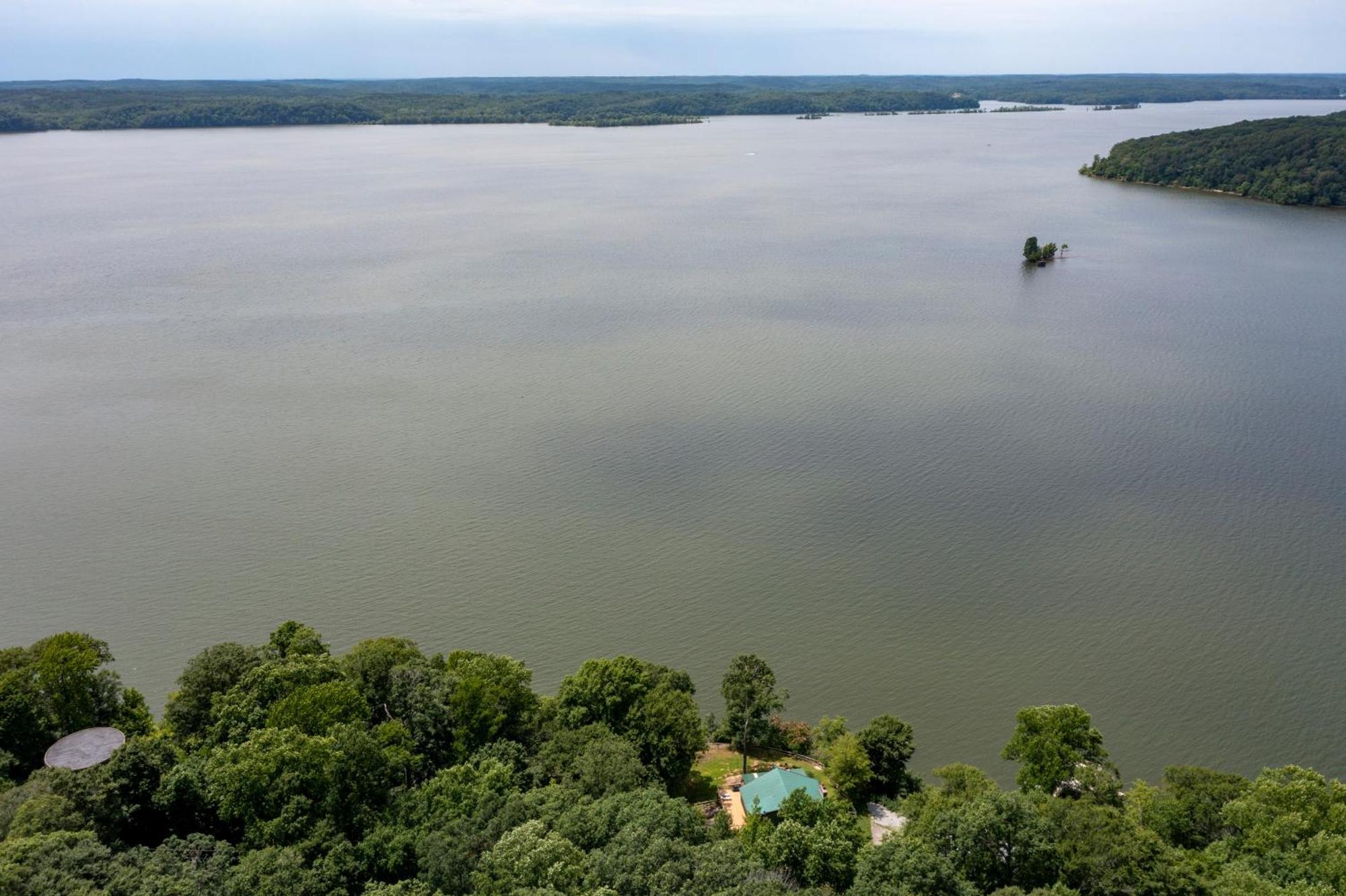 Fox Berry Hill - Lakefront With Dock, Launch & Hot Tub Waverly Eksteriør bilde